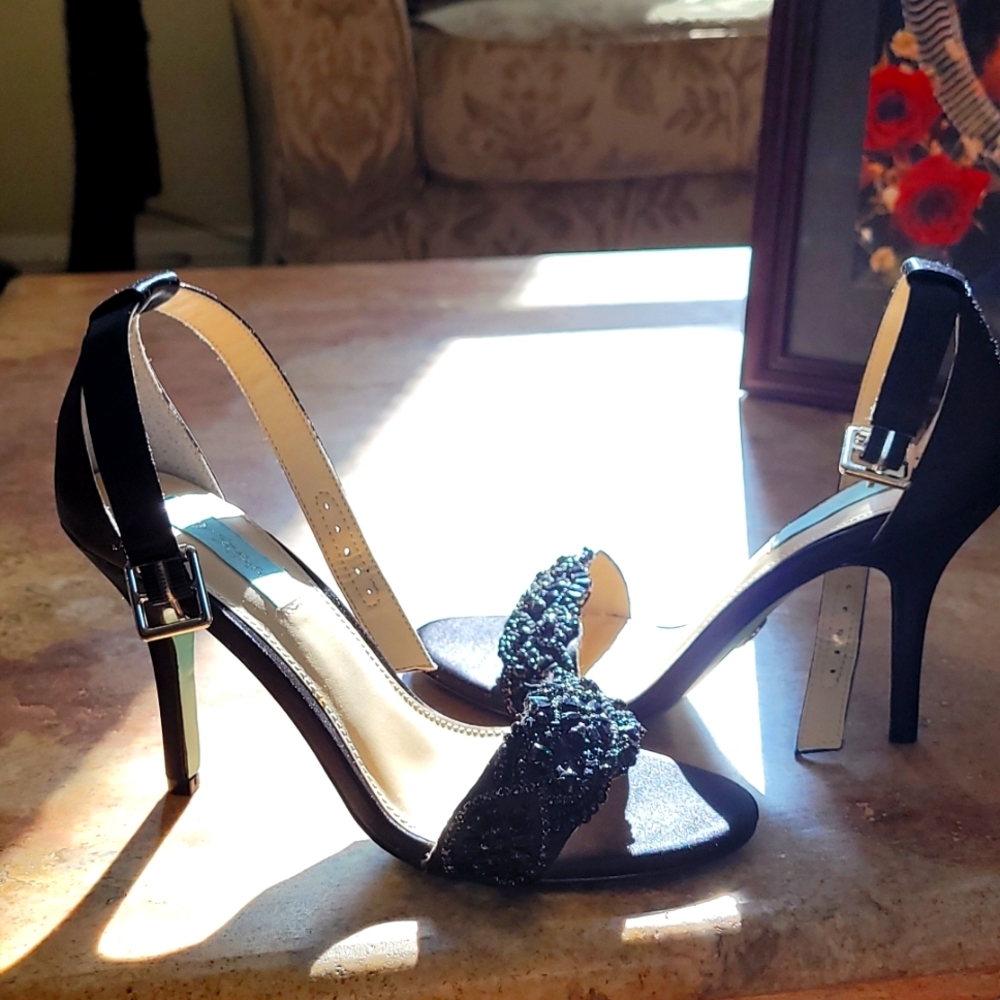 Bestsy Johnson 👠